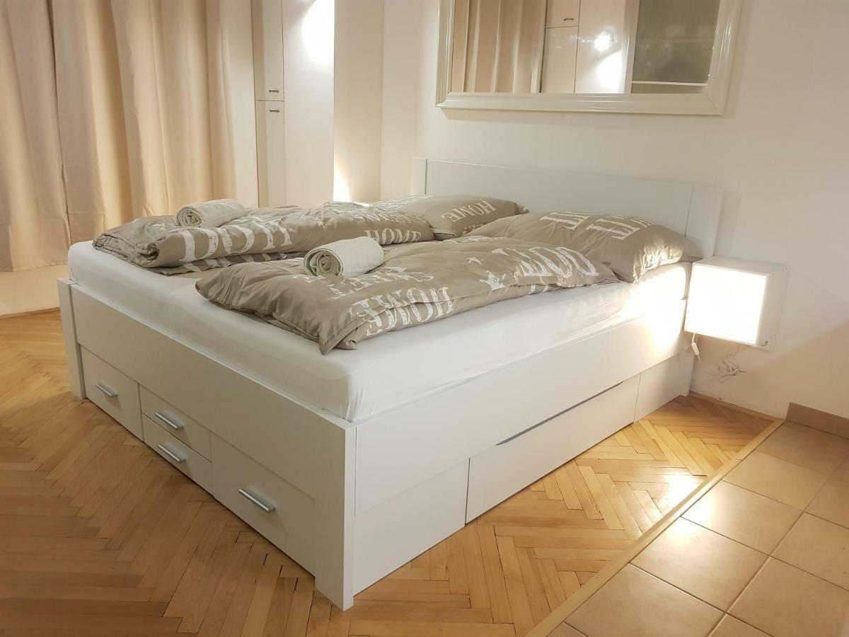 Cozy Studio With Parking Near City Center Praga Zewnętrze zdjęcie